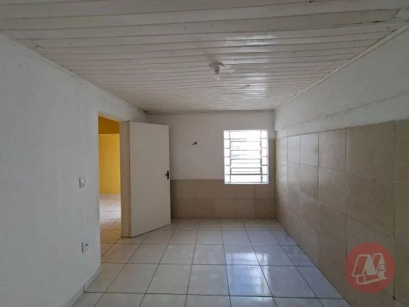 Imagem Casa com 3 dormitórios para alugar, 56 m² por R$ 1.916,00/mês - Medianeira - Porto Alegre/RS