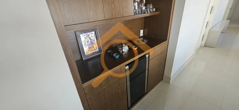 Imagem Apartamento de luxo no Condomínio Domínio Marajoara: 3 quartos, 3 suítes, 2 salas, 5 banheiros, 3 vagas, 190m² em SP. Venha conferir!