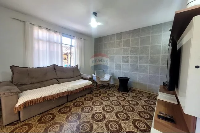 Imagem Casa com 5 quartos 200 m², Honório Gurgel, Rio de Janeiro.