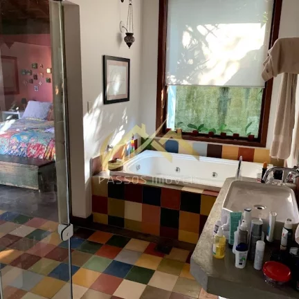 Imagem LINDA CASA EM CONDOMINIO FECHADO, MUITAS VEGETAÇÕES E UM ESPAÇO ENCANTADO