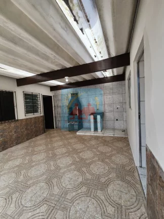 Imagem Casa com Piscina, Lote Inteiro Mongaguá - 4 dormitórios - 03 vagas de garagem
