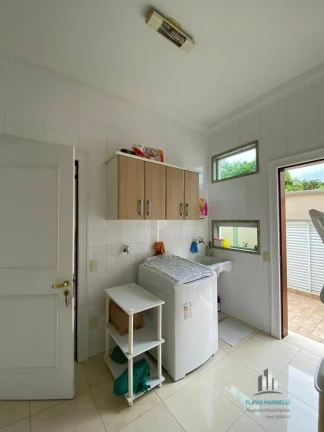 Imagem Melville Belíssima Casa de Esquina de 462m² com 4 Suítes e 6 Vagas de Garagem