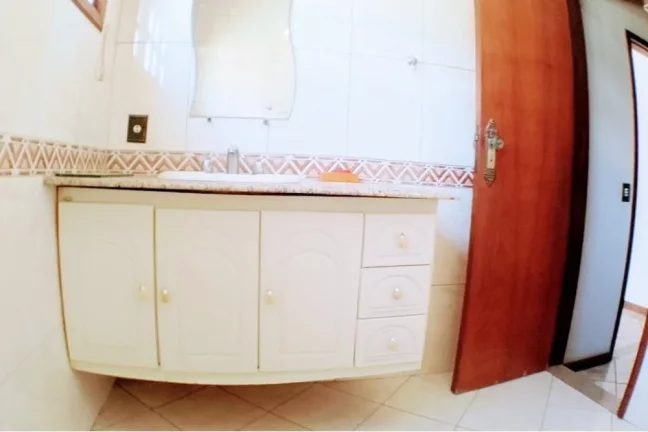 Imagem "Aluguel Casa Comercial: 403m² na Taquara, RJ"