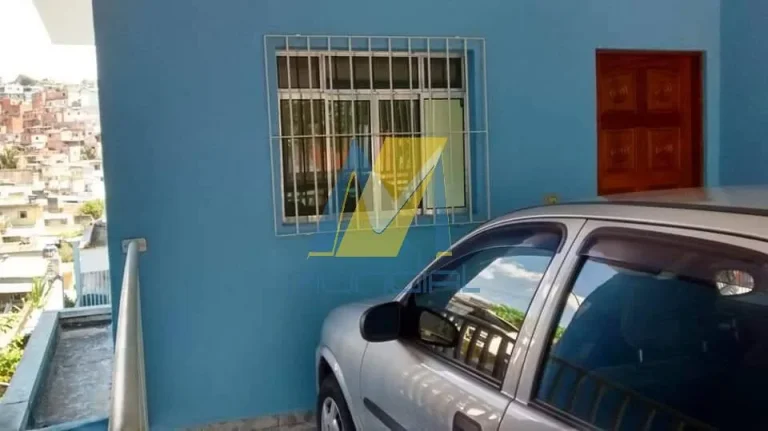 Imagem Renda imediata com 3 casas no mesmo terreno! Invista já