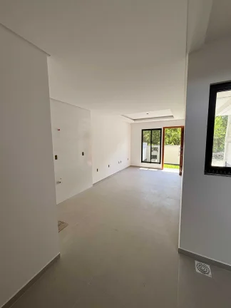 Imagem Casa com 2 dormitórios sendo 2 suítes e 1 vaga de garagem em São José/SC