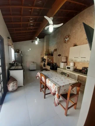 Imagem Casa para Venda em Peruíbe, Centro, 5 dormitórios, 4 suítes, 2 banheiros, 7 vagas