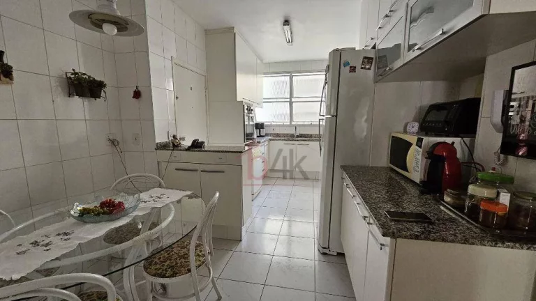 Imagem Apartamento com 131m² mobiliado à venda em Moema.