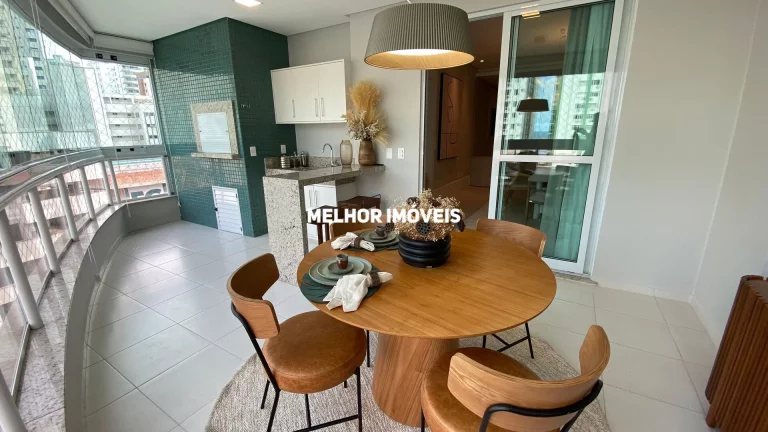 Imagem Apartamento á venda com 3 dormitórios na quadra mar em Balneário Camboriú - SC