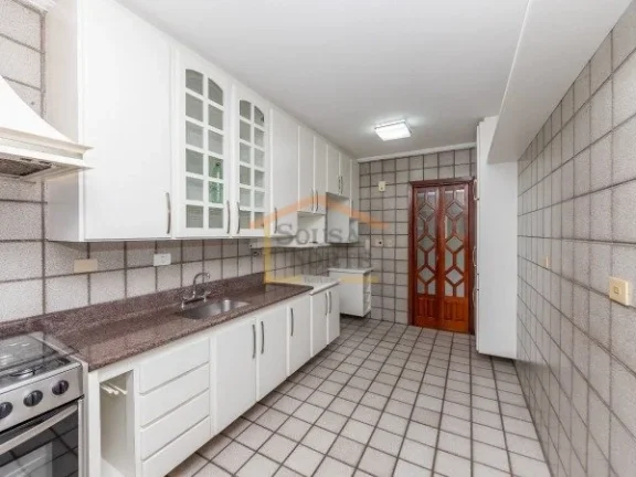 Imagem Apartamento com 136m² de área útil, com 4 dormitórios, sendo 3 suítes, 5 banheiros no total com...