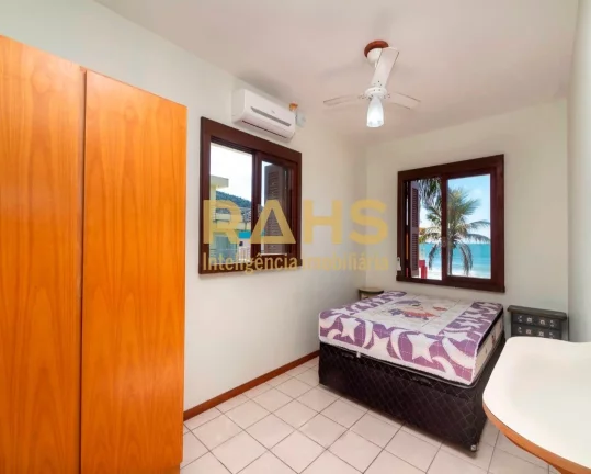 Imagem Sabe aquele sonho de Casa a Beira Mar de Bombinhas? Pois é, eu posso ajudar a realiza-lo com essa i...