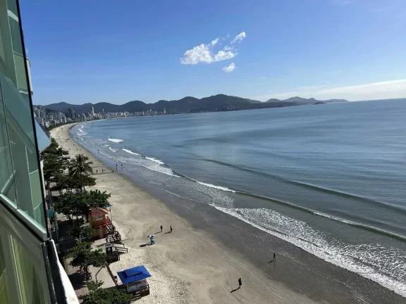 Imagem Apartamento com 4 suítes e 3 vagas de garagem em Meia Praia Praia Itapema/SC