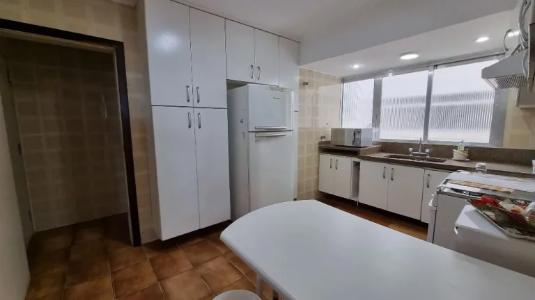Imagem PITANGUEIRAS- FRENTE TOTAL AO MAR , LINDA VISTA , GARAGEM NO PRÉDIO.