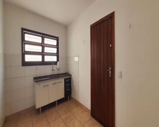 Imagem Sobrado à venda no Butantã com 3 dormitórios, quintal e 2 vagas de garagem.