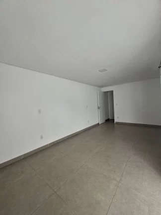 Imagem Casa Triplex Geminada - 134m² ,Arquitetura Moderna, Conforto Excepcional e na melhor localização da Praia da Enseada.