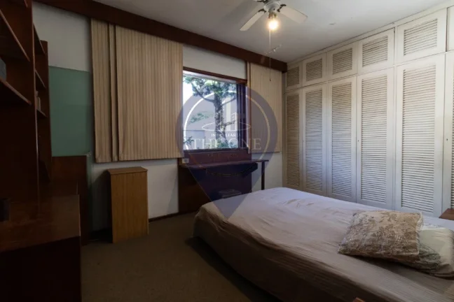 Imagem Casa à venda em São Paulo - Jardim Novo Mundo: 5 quartos, 1 suíte, 2 salas, 5 banheiros, 2 vagas, 300m².