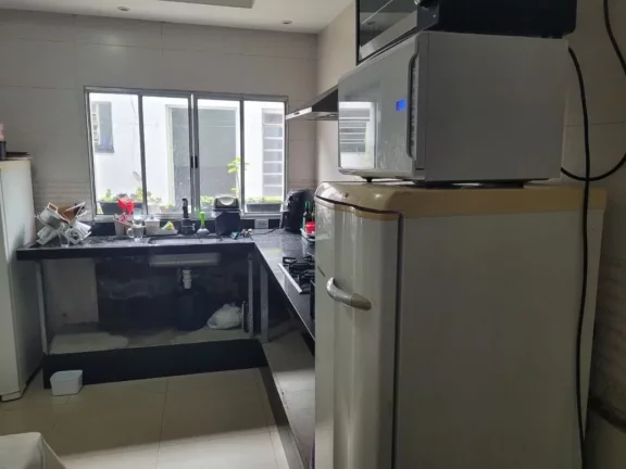 Imagem Sobrado com 3 dormitórios à venda, 273 m² por R$ 1.100.000,00 - Vila Acoreana - Poá/SP