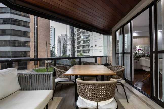 Imagem Apartamento Perdizes - 244M², 4 Dorms, 2 Suítes, 4 Vagas, Varanda, Armários