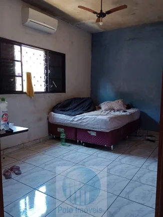 Imagem Casa térrea a venda R$ 270.000, bairro Presidente Dutra com 2 quartos sendo 1 suíte, 3 vagas de garagem em Ribeirão Preto - SP