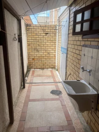 Imagem Linda casa a venda centro de Rio das Ostras.