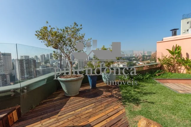 Imagem Linda cobertura duplex reformada  venda em Perdizes com 200m².