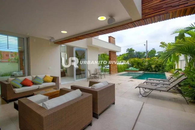 Casa moderna e elegante a poucos passos da praia e do shopping da Riviera