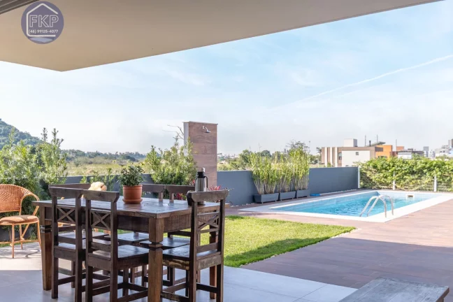 Imagem Casa Alto Padrão 4 dormitórios!