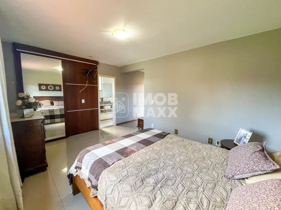 Imagem Excelente casa no Jardim Botânico, Brasília: 400m², 4 dormitórios, 4 suítes, 5 banheiros. Venda por R$ 1.350.000. Agende uma visita!