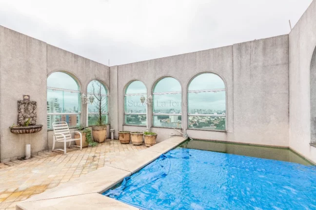Imagem Ótima cobertura com 600m², Moema Índios, com vista espetacular. Amplo living para vários ambient...
