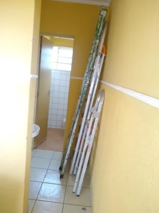 Imagem apartamento em otimo estado com 1 vaga de garagem , 2 dormitórios com armarios , sala com ventilado...