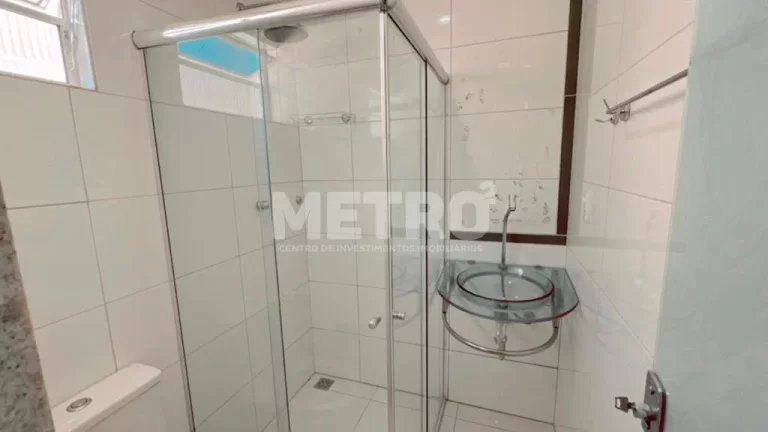 Imagem Casa Duplex, 04 Quartos, Sala de Estar, Sala de Jantar, 03 vagas de garagem, áre