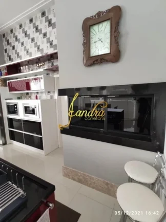 Imagem Excelente Casa no Condomínio Capão Ilhas! Estilo Contemporânea, mobiliada e decorada, composta por 03 suítes