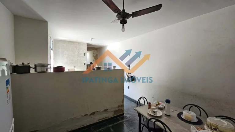Imagem Casa térrea de 3 quartos e 2 vagas no Imbaúbas em Ipatinga Viva na área mais valorizada do bairro Imbaúbas em Ipatinga, pertinho do Coelho Diniz, Sesi e Aapi. Possui - Sala tv; - Sala de jantar; - C