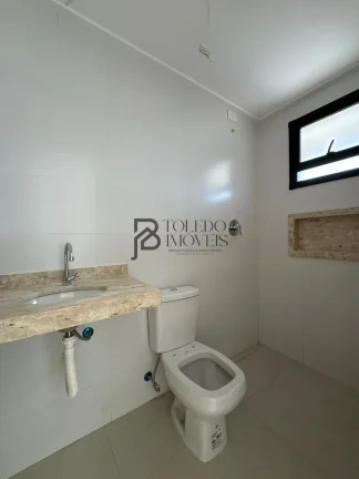 Imagem Apartamento de 2 dormitório, sendo 2 suítes e 2 vagas de garagem privativas. No bairro Canto do Forte