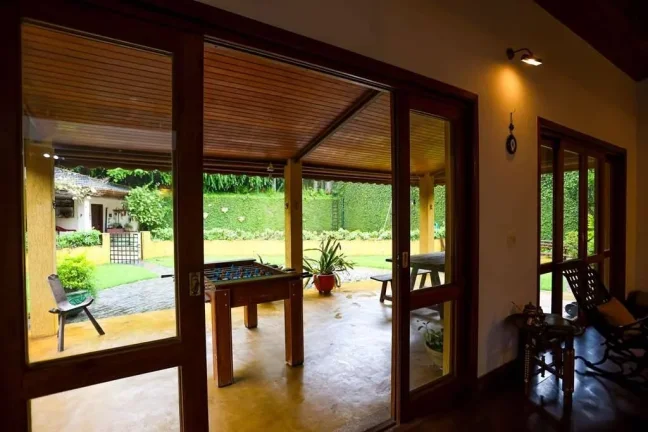 Imagem Cond Granja Viana II (Glebas IV/V) 4 sts. Rústico iluminado e espaçoso!