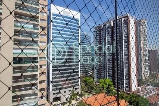 Imagem Amplo apartamento à venda com 3 quartos, sendo 3 suítes, e 4 banheiros no total. Este apartamento ...