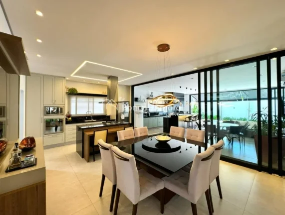 Imagem Sobrado à venda no Loteamento Residencial Arborais em Campinas, com 335 m² de área construída. S...