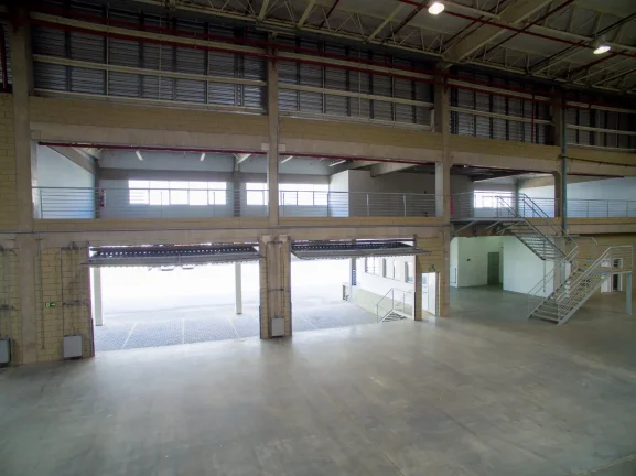 Imagem Galpão Industrial em Condomínio para Locação em Jundiaí-SP, Bairro Ponte de São João: 10 Vagas de Garagem, 4.303,00 m² de Área