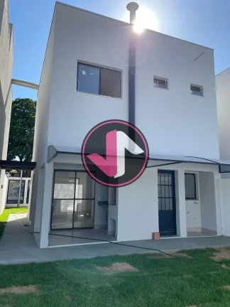 Imagem Este lindo sobrado oferece 120m² de área construída, incluindo 20m² de garagem coberta com telha...