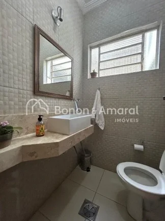 Imagem Casa térrea à venda no Jardim Santa Genebra, na melhor localização do bairro. O imóvel possui t...