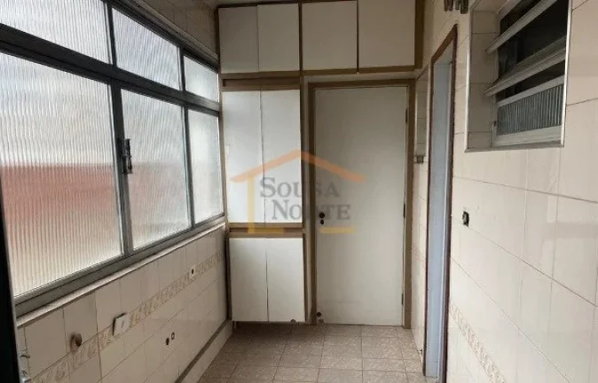 Imagem Apartamento 3 dormitórios, sendo 1 suíte com armários, 2 banheiros, cozinha ampla, com armários,...