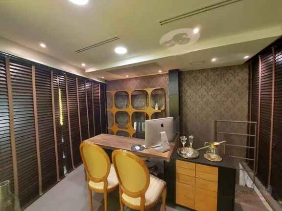Imagem A loja localizada na Trompowisk, no centro de Florianópolis, é uma excelente opção comercial no ...