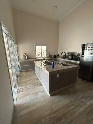 Imagem Casa Térrea em Condomínio: 3 Quartos Amplos e Piscina Privativa – Conforto e Exclusividade!