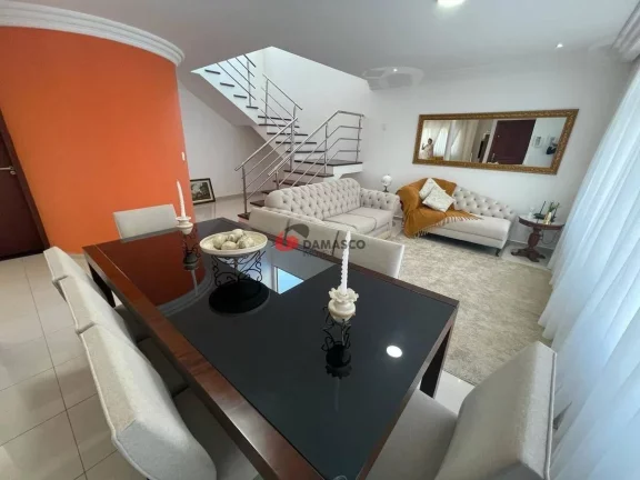 Imagem Sobrado à venda 3 Quartos, 1 Suite, 5 Vagas, Jardim São Caetano, São Caetano do Sul - SP