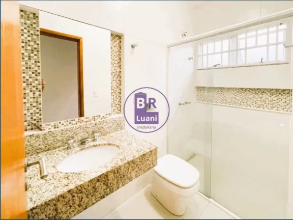 Imagem Linda casa alto padrão com ótima localização.