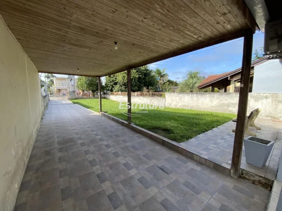 Excelente casa de 3 dormitórios semimobiliado no Bairro São João