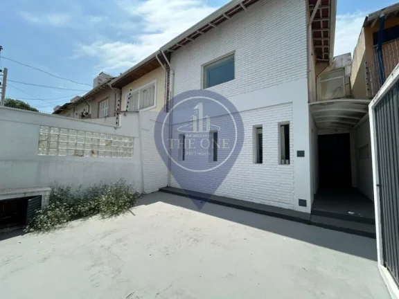 Imagem Imperdível! Casa à venda na Vila Mariana, São Paulo-SP, com 8 quartos, 1 suíte, 3 banheiros, 2 vagas de garagem e 200m².