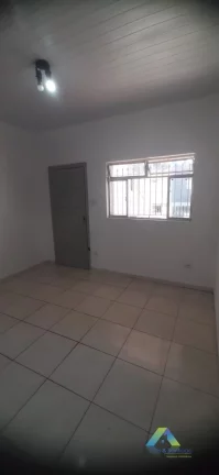 Imagem Excelente casa térrea com 100m² em 2 dormitórios e 1 vaga de garagem coberta com localização privilegiada próximo do Metrô Vila Prudente.