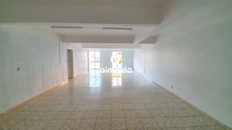 Imagem Sala Comercial 4 dormitórios à venda Centro Santa Maria/RS