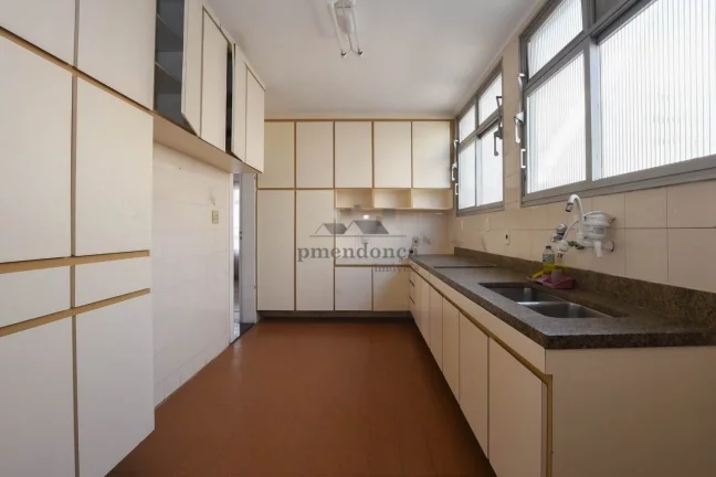 Imagem Apartamento venda na Rua Sergipe com 3 quartos (1 suíte) e 2 vagas, 220m2.