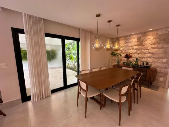 Imagem Imperdível Casa à Venda na Riviera de São Módulo 30. Com 4 Quartos, 4 Suítes, 3 Salas, 4 Vagas 320,00m² Piscina, Churrasqueira Mobiliada e Decorada